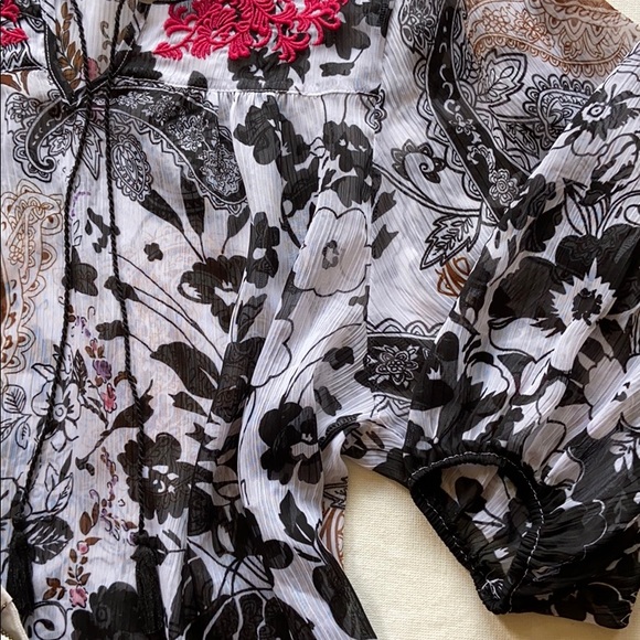 ONE WORLD Boho Peasant Semi Sheer Top Blouse MEDIUM Black White Pink Floral - Picture 4 of 13